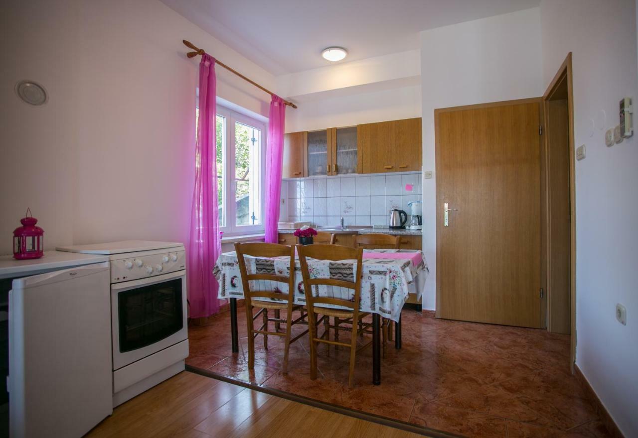 סנג' Apartments Katica מראה חיצוני תמונה