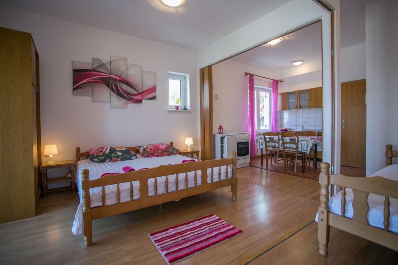 סנג' Apartments Katica מראה חיצוני תמונה