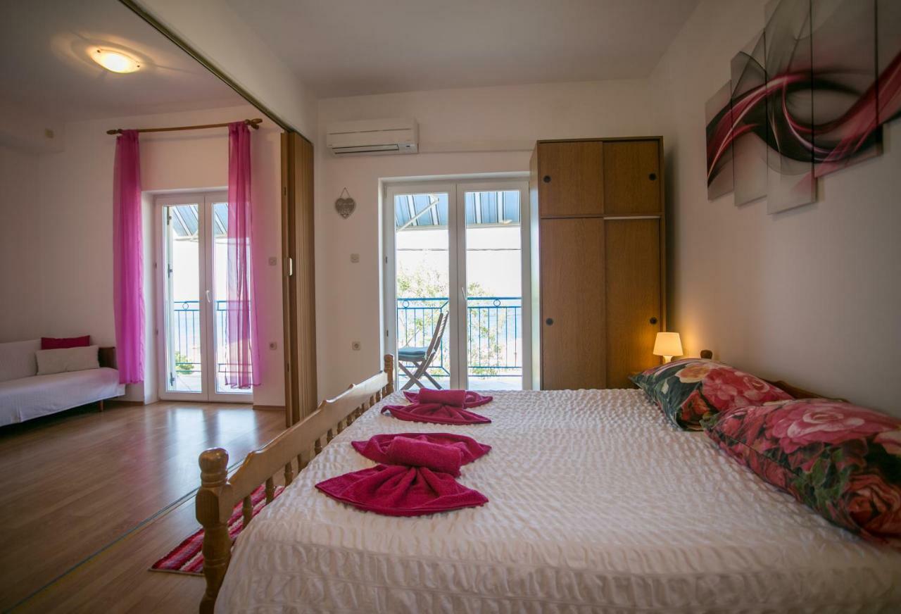 סנג' Apartments Katica מראה חיצוני תמונה